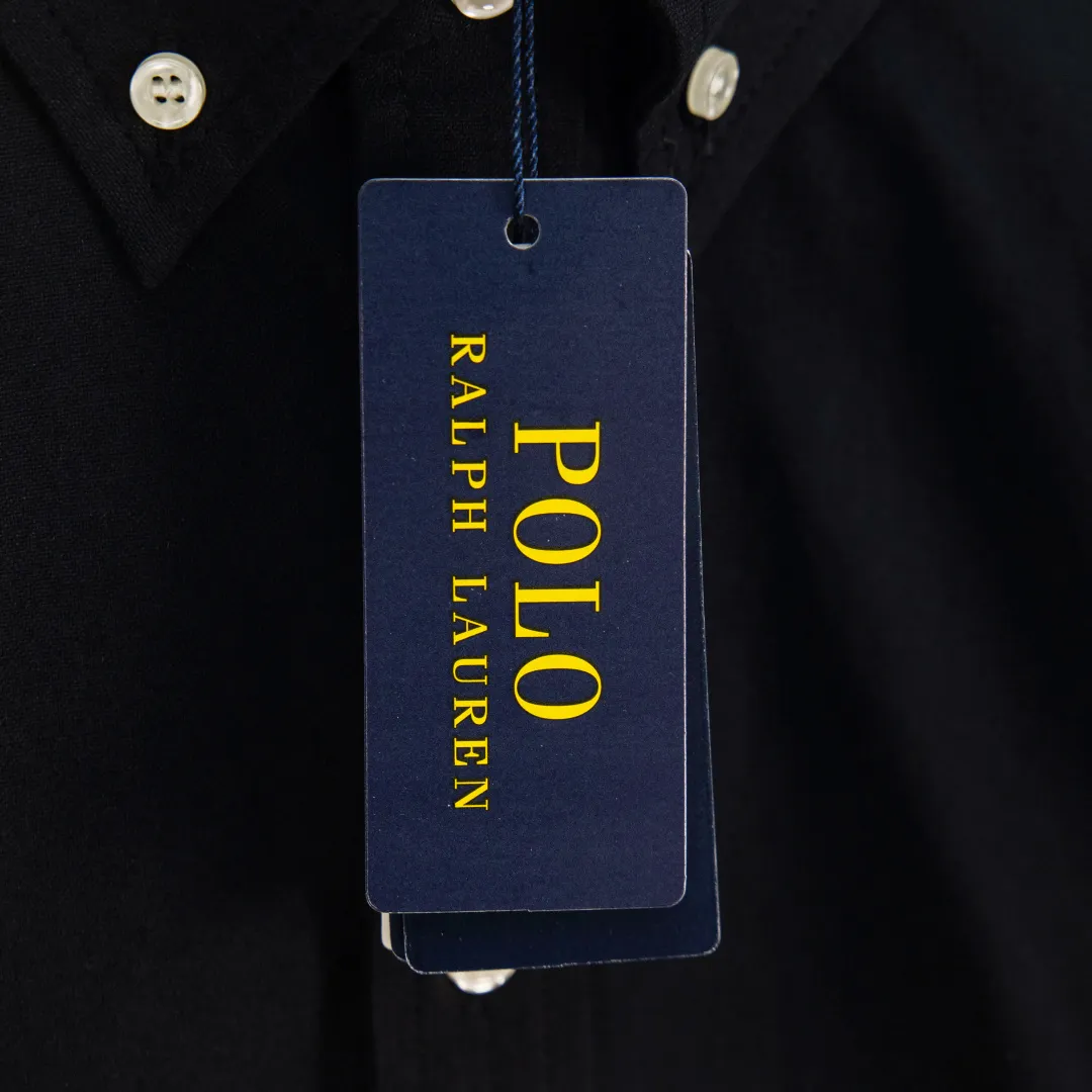 P270 zp version [Exclusive supply] Ralph Lauren/Ralph Lauren's classic evergreen single product 100 cotton Oxford spun old money style casual long-sleeved shirt. 100% restored workmanship. The entire garment is embedded with seams and clean edges. The upper back seams are reorganized for a better fit. ✅ 100 cotton Oxford spun on the face. Pre-wash treatment. The texture is tight and soft. ✅ Custom dyed original pearlescent white bottom buttons. Size partitions. ✅ Special shaped chiffon foil is included in the collar door tube. It is not easy to deform and pull. ✅ RL classic version of the Oxford shirt. The thick and crisp feeling brought by the Oxford cloth. It can be worn alone or as an outer layer. It can be worn in all seasons. It is a must-have item for the wardrobe. Get it with your eyes closed. Color: black, white, pink, blue, carbon gray, khaki, navy blue and red label, dark blue and white label (8 colors) Size: S M L XL Number: WW10968